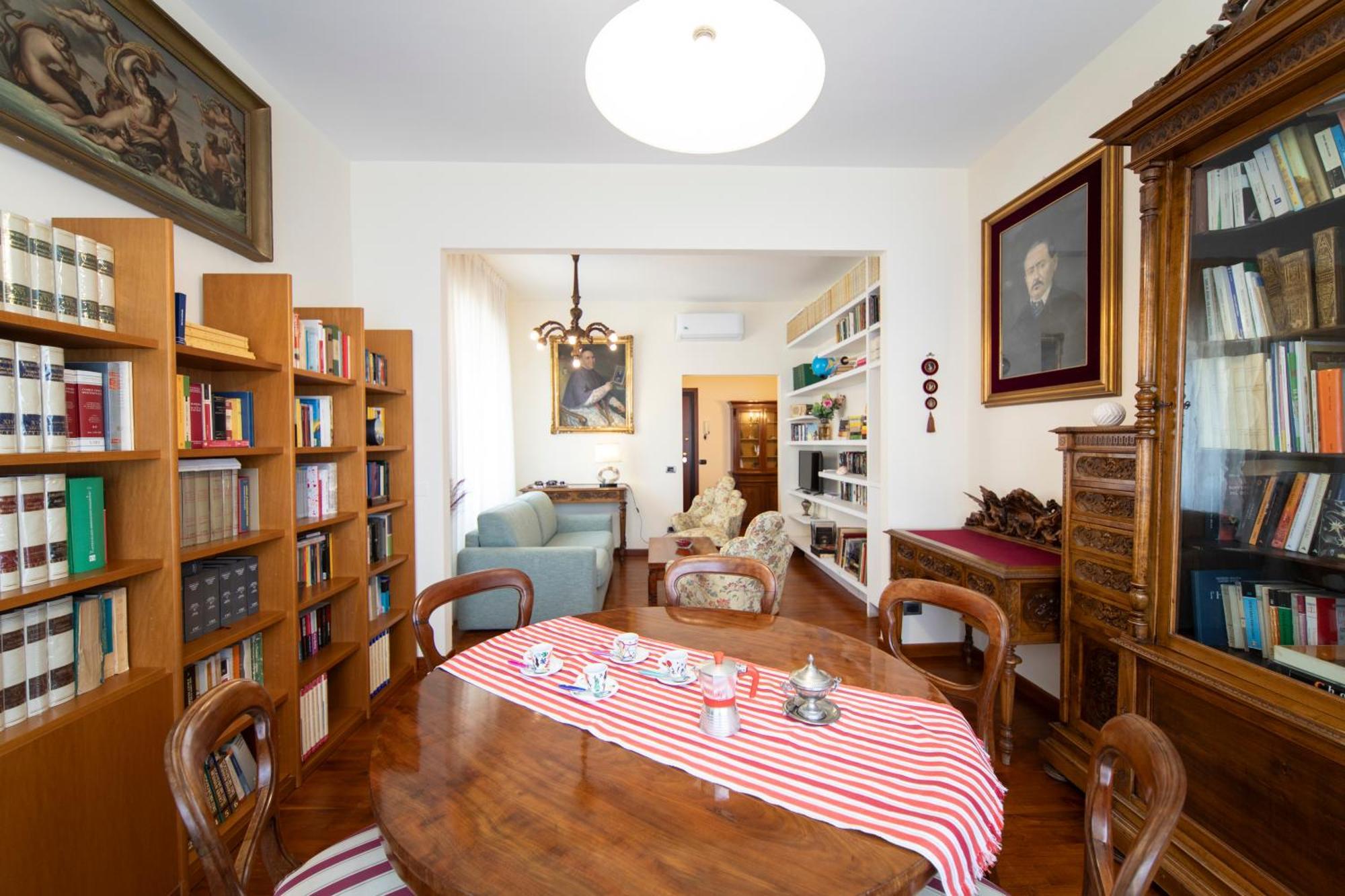 Bright Flat Close To The Centre * Florenz